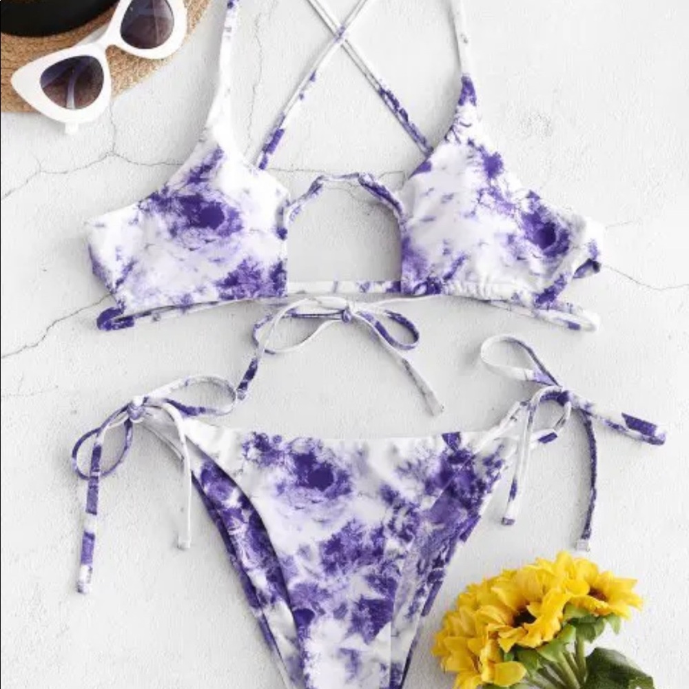 Tie dye cross cross cutout bikini